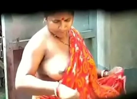 indian bhabi hot boobs caught by hidden cam