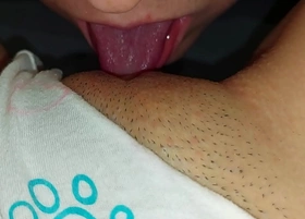 The girl thought that no one sees her and caressed herself eating her pussy (Squirt Clamber up 69)