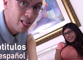 MIA KHALIFA - Estrella Porno Arabe Enseña El Virgen Cómo Tener Sexo Con Una Mujer