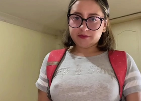 Mi compañero de clase accidentalmente se corre dentro de mí.