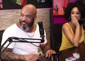 Disseram que ela não transava, então perguntou quem iria comer a bucetinha gostosa dela,  mostrando em seguida - Dracaryssg