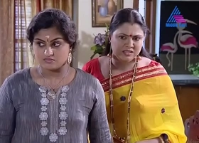 Chitra Shenoy, the elegant Mallu serial aunty lighting up the screen with her timeless charm